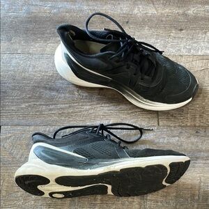 Lululemon blissFeel Run athletic running sneakers